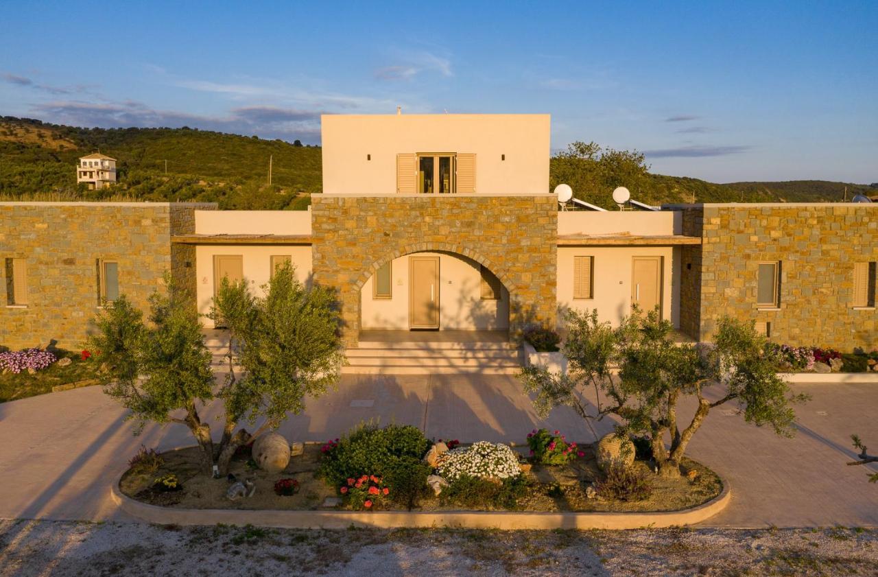 Quinta Essentia Suites Foiniki Exterior photo