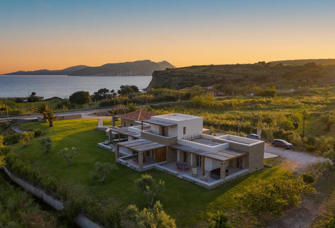 Quinta Essentia Suites Foiniki Exterior photo