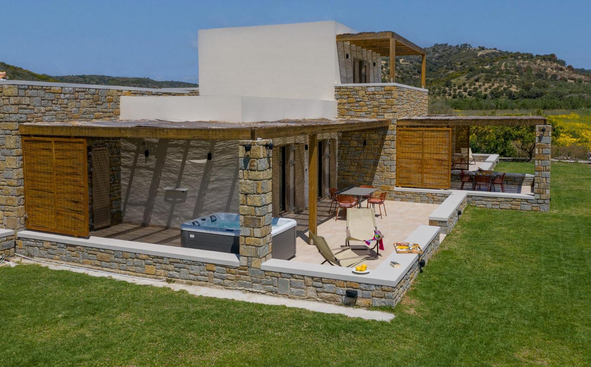 Quinta Essentia Suites Foiniki Exterior photo