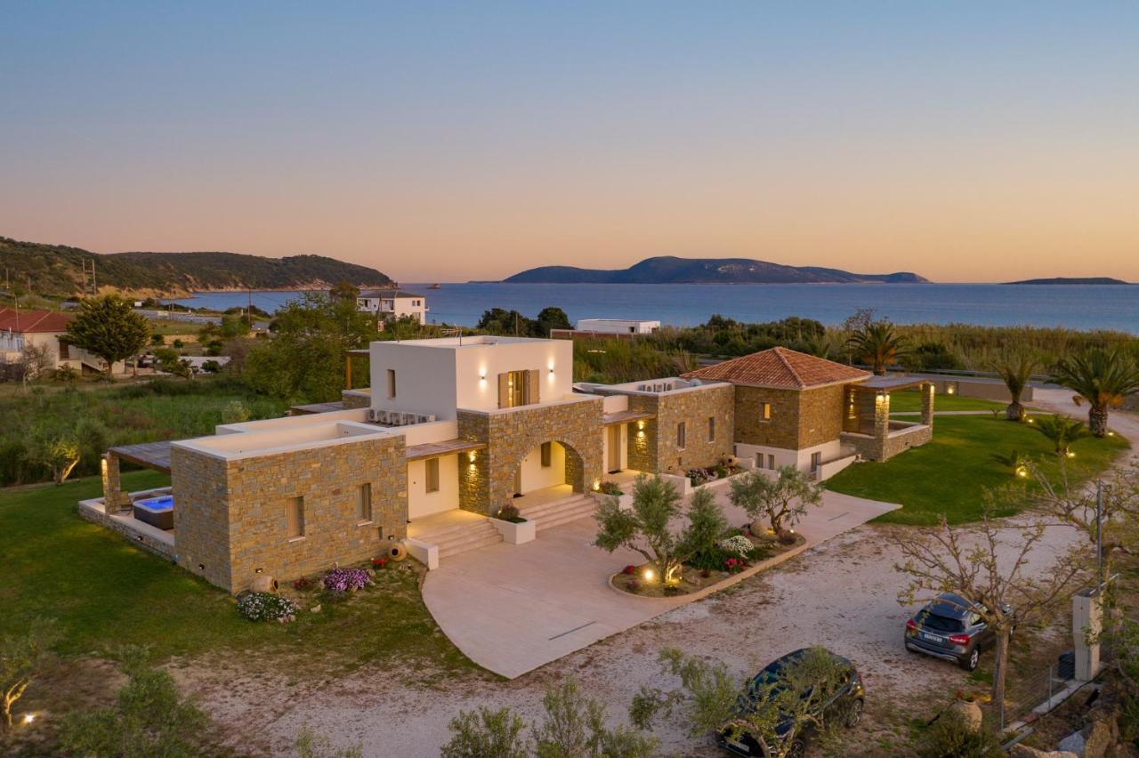 Quinta Essentia Suites Foiniki Exterior photo